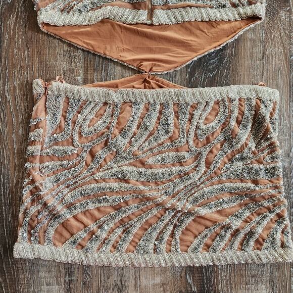 Retrofete Viola Tiger Stripe Dress Sequin Size Large NWT Halter Open Back - Picture 7 of 12